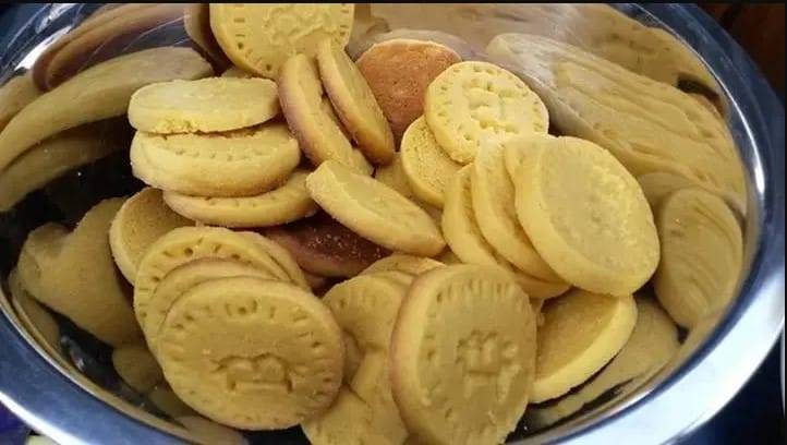 A plate full of bitcoin cookies