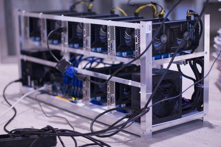 Cryptocurrency mining rig